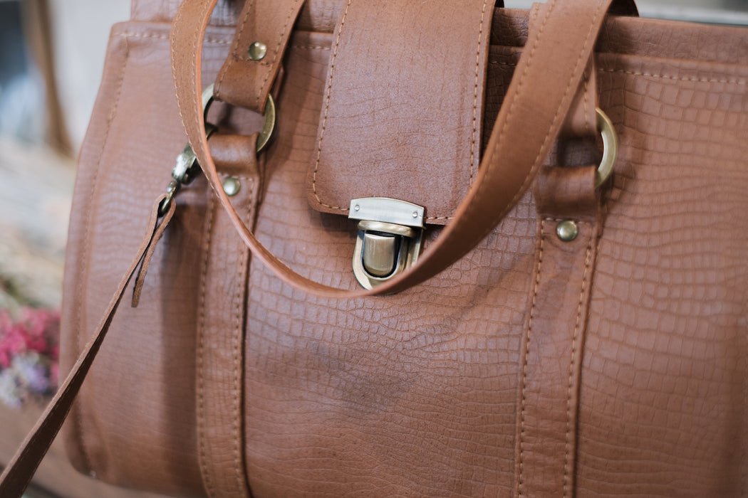 Aiden Large Leather Doctor Bag - Camel - Round Links